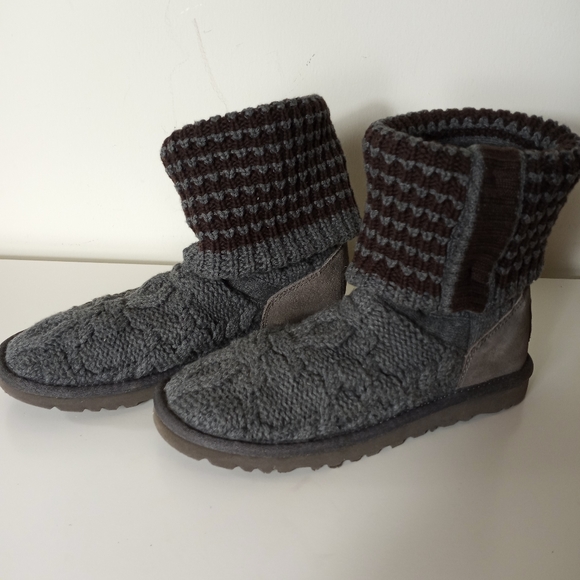 UGG Australia Women's Leland Knit Boots 6 - Picture 4 of 7